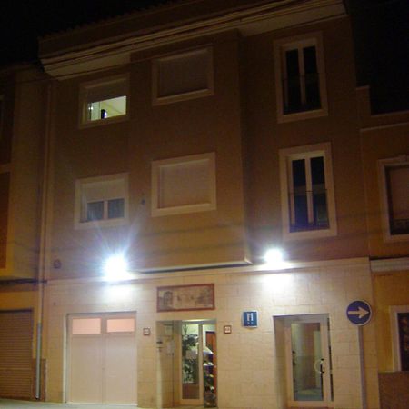 Hostal El Estudio Almansa Bagian luar foto