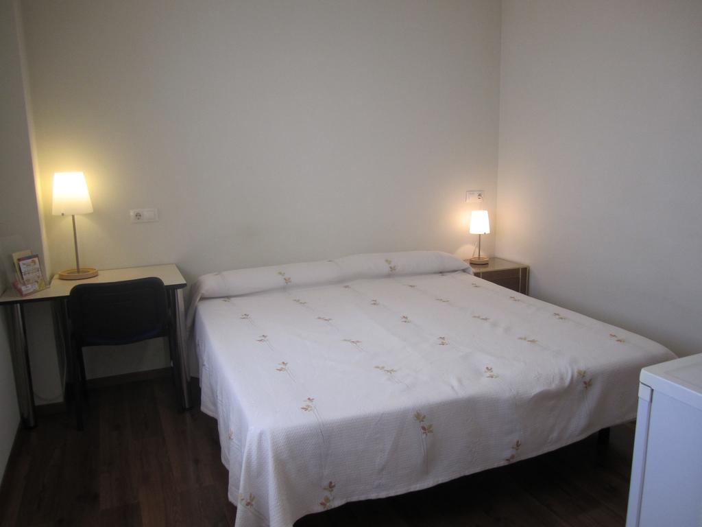 Hostal El Estudio Almansa Bagian luar foto