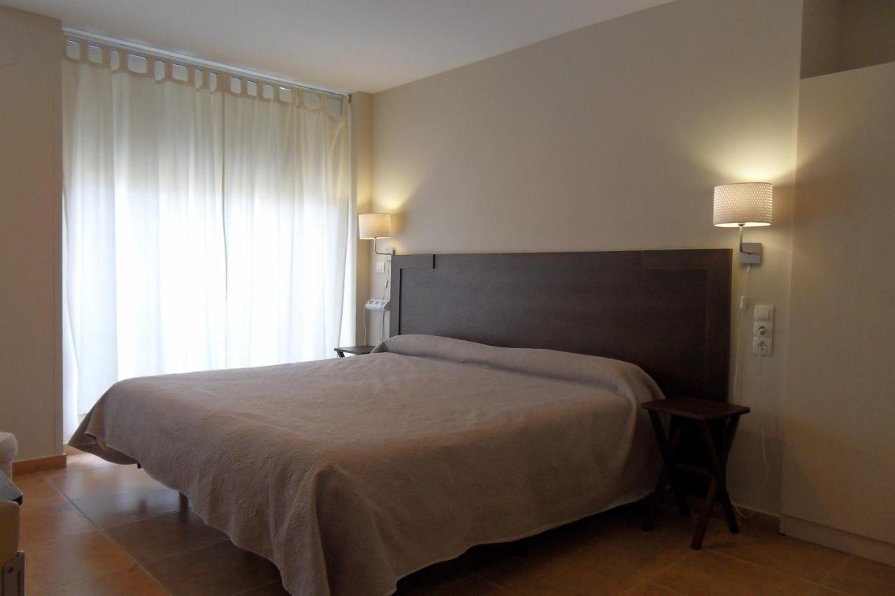 Hostal El Estudio Almansa Bagian luar foto