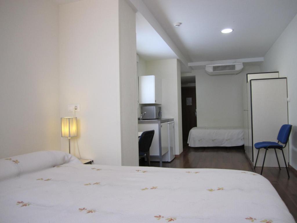 Hostal El Estudio Almansa Ruang foto
