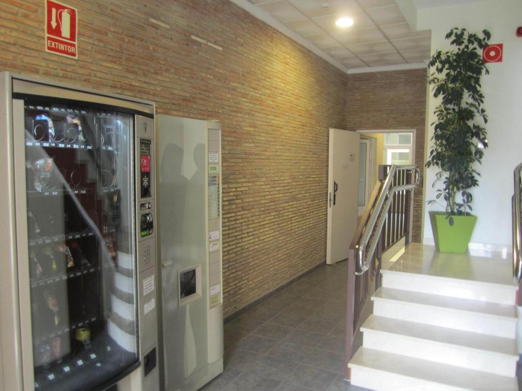 Hostal El Estudio Almansa Bagian luar foto