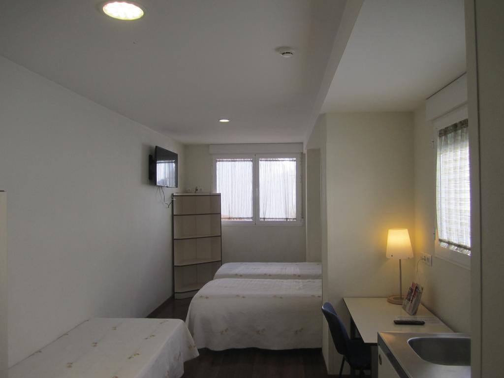 Hostal El Estudio Almansa Bagian luar foto