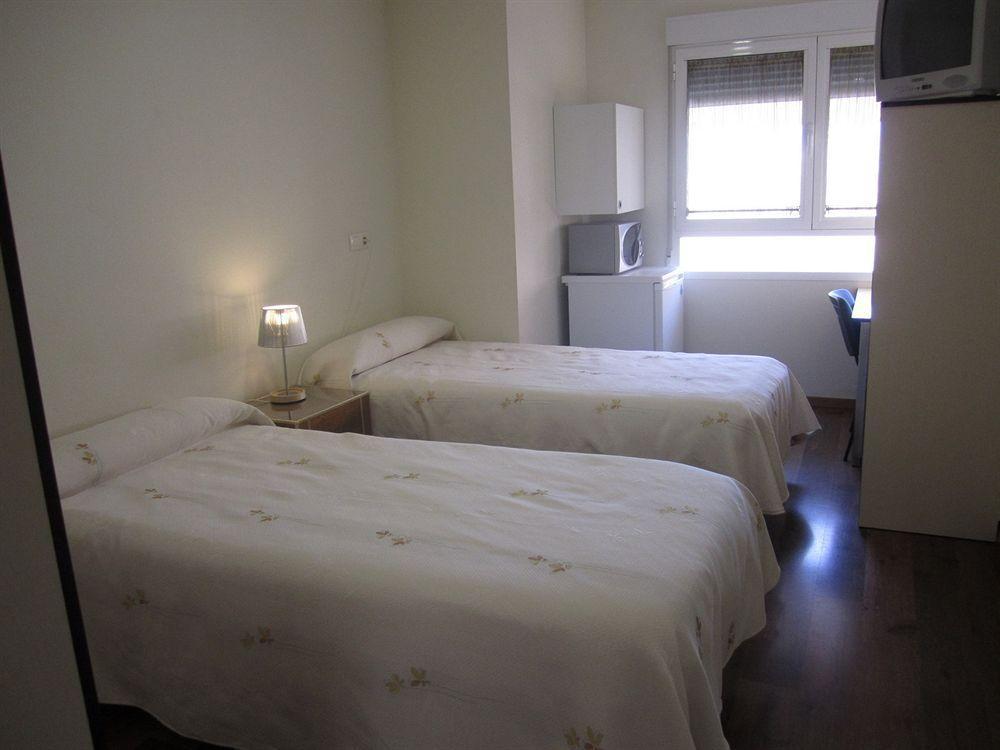 Hostal El Estudio Almansa Bagian luar foto