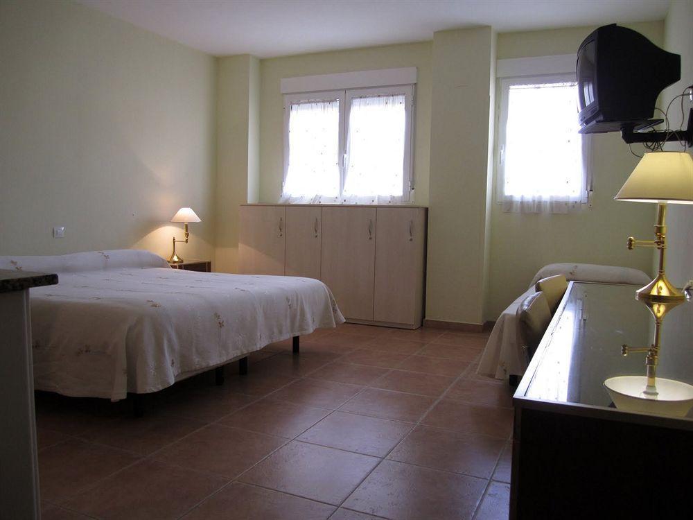 Hostal El Estudio Almansa Bagian luar foto